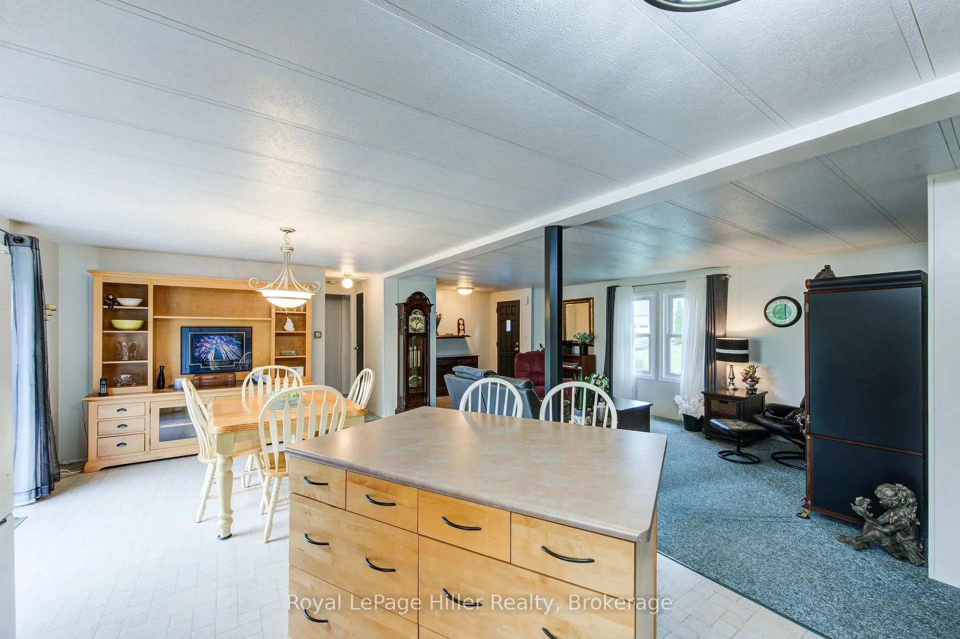 Photo 16 of 235 Hickory Lane, Perth East, Crystal Lake — HOMEH