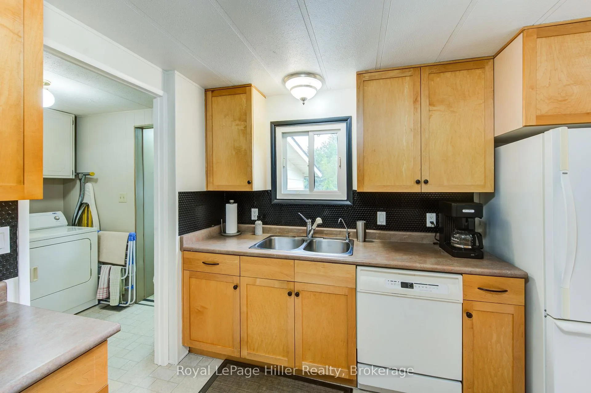Photo 17 of 235 Hickory Lane, Perth East, Crystal Lake — HOMEH