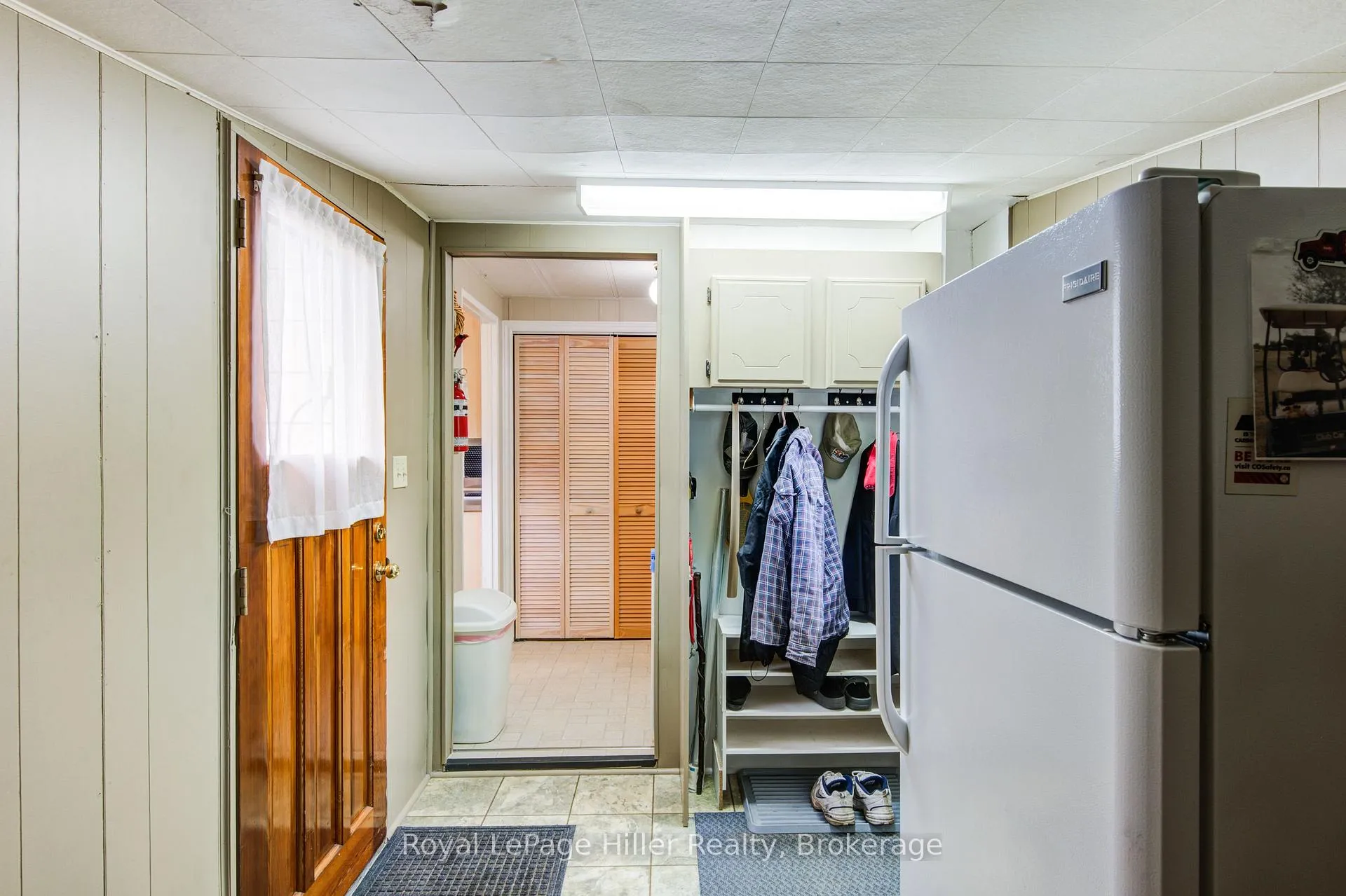 Photo 20 of 235 Hickory Lane, Perth East, Crystal Lake — HOMEH