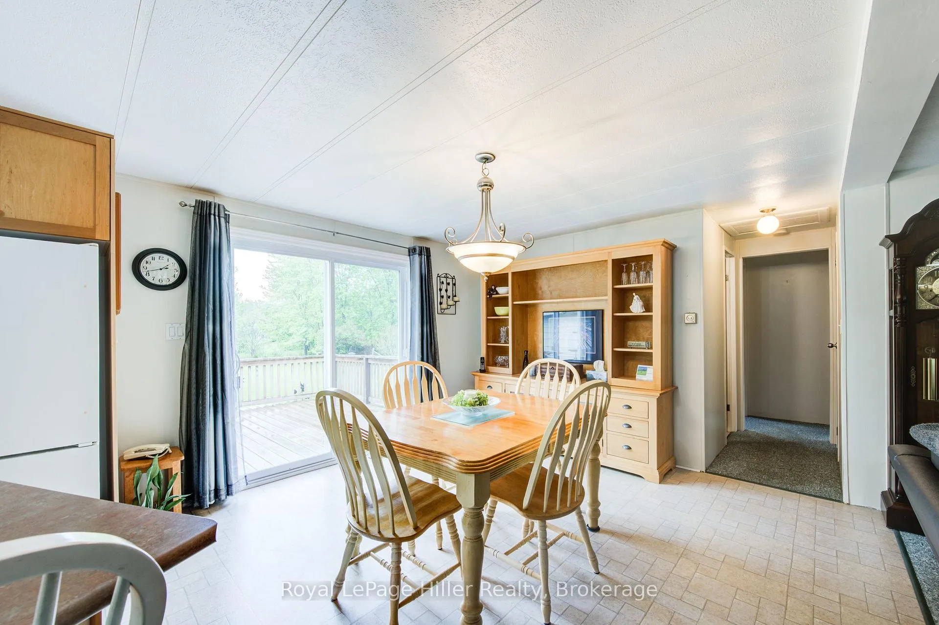 Photo 25 of 235 Hickory Lane, Perth East, Crystal Lake — HOMEH