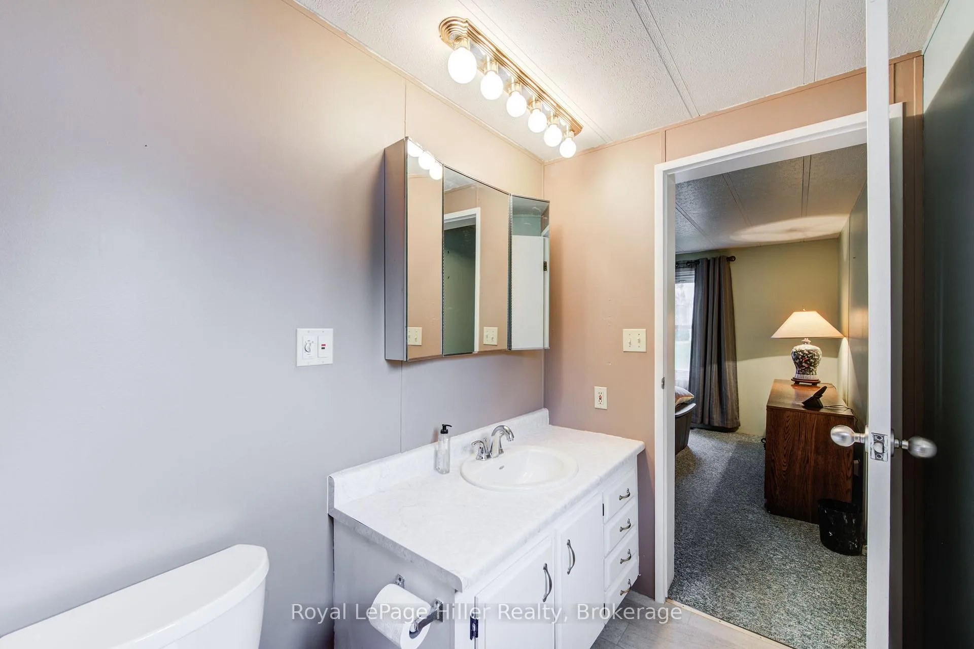 Photo 31 of 235 Hickory Lane, Perth East, Crystal Lake — HOMEH