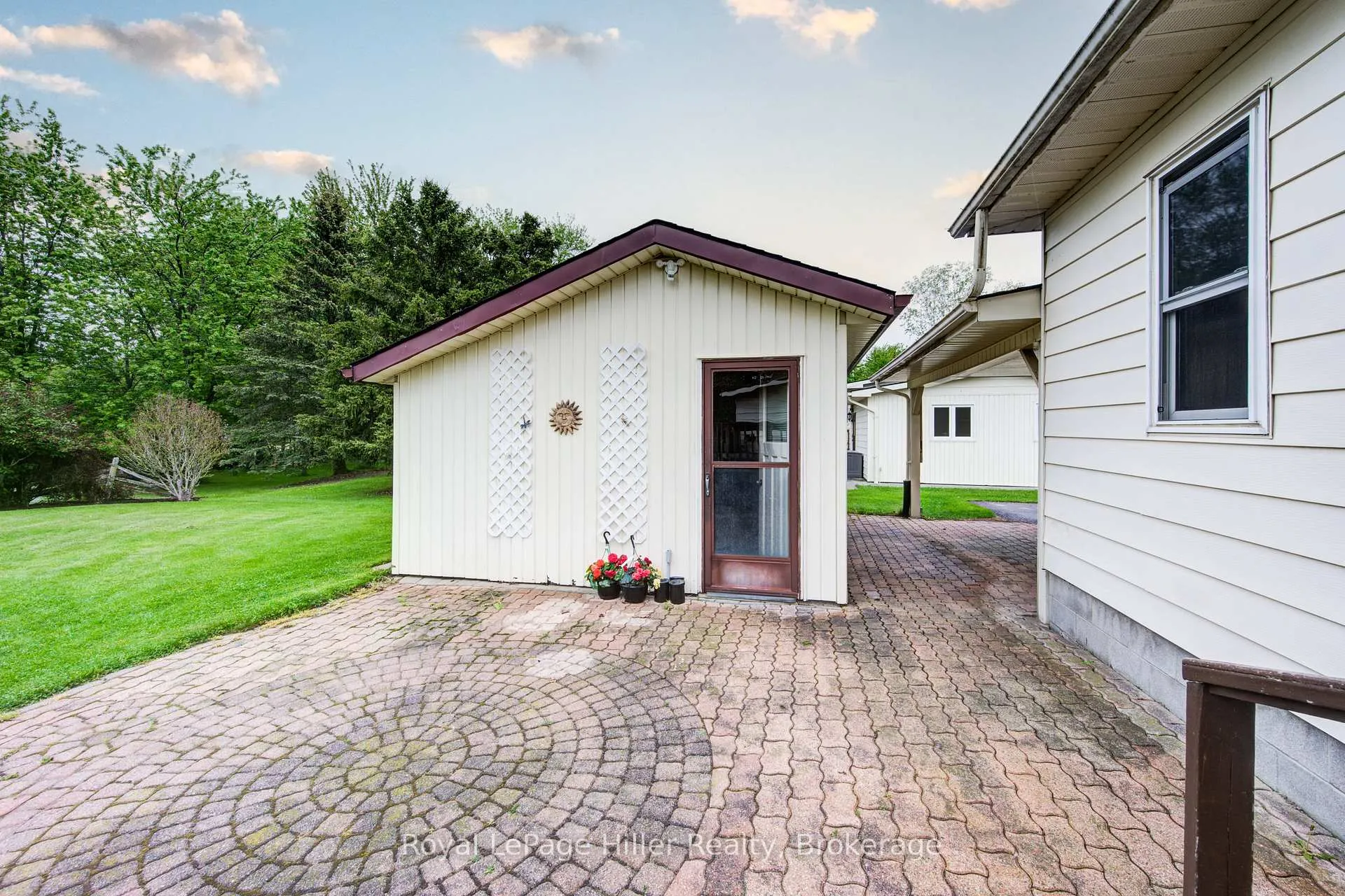 Photo 39 of 235 Hickory Lane, Perth East, Crystal Lake — HOMEH
