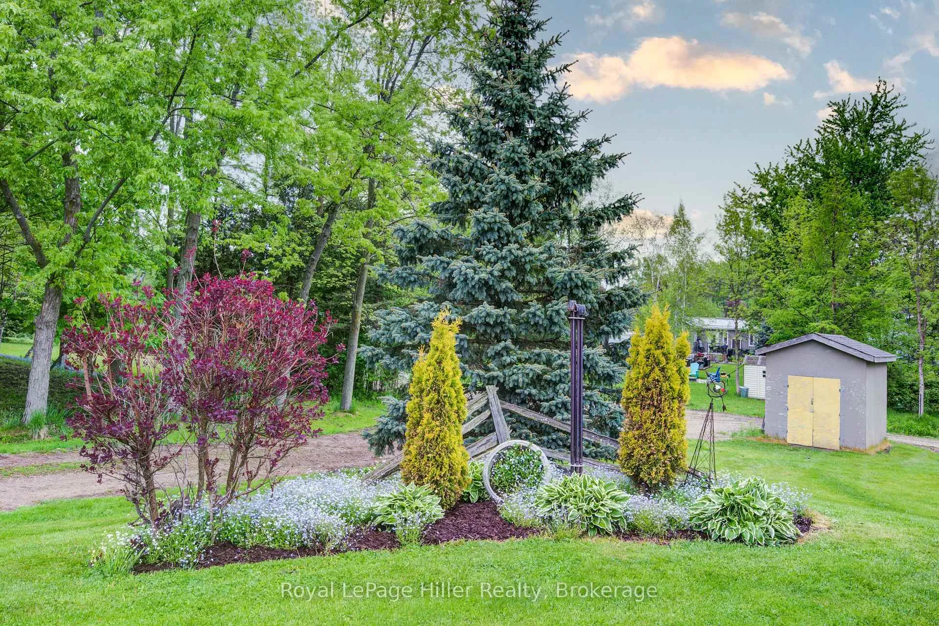 Photo 44 of 235 Hickory Lane, Perth East, Crystal Lake — HOMEH