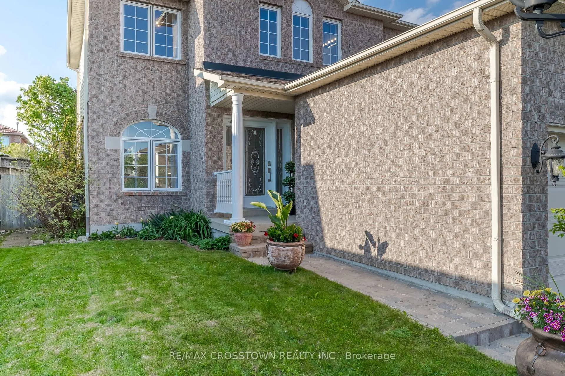 Photo 4 of 10 Wice Road, Barrie, Holly — HOMEH