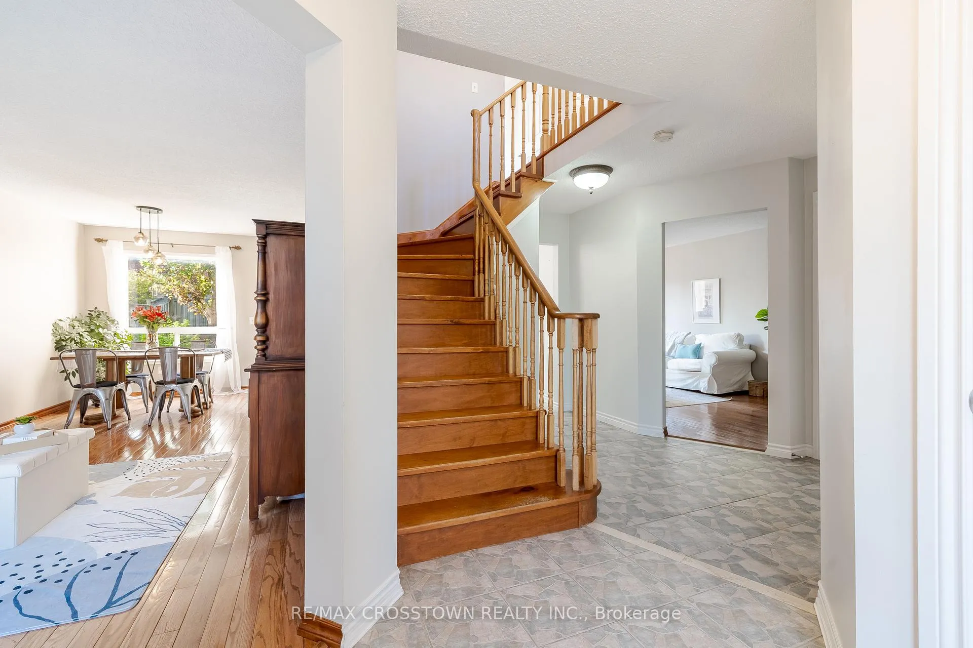 Photo 9 of 10 Wice Road, Barrie, Holly — HOMEH