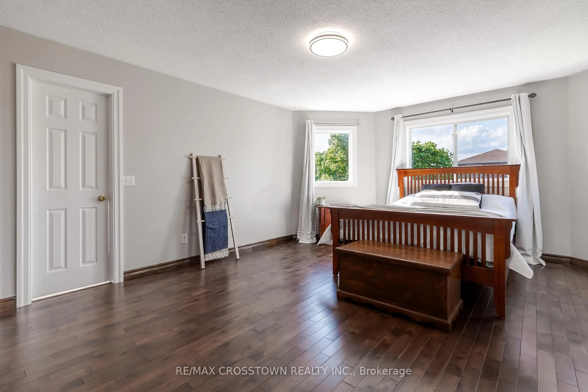 Photo 20 of 10 Wice Road, Barrie, Holly — HOMEH
