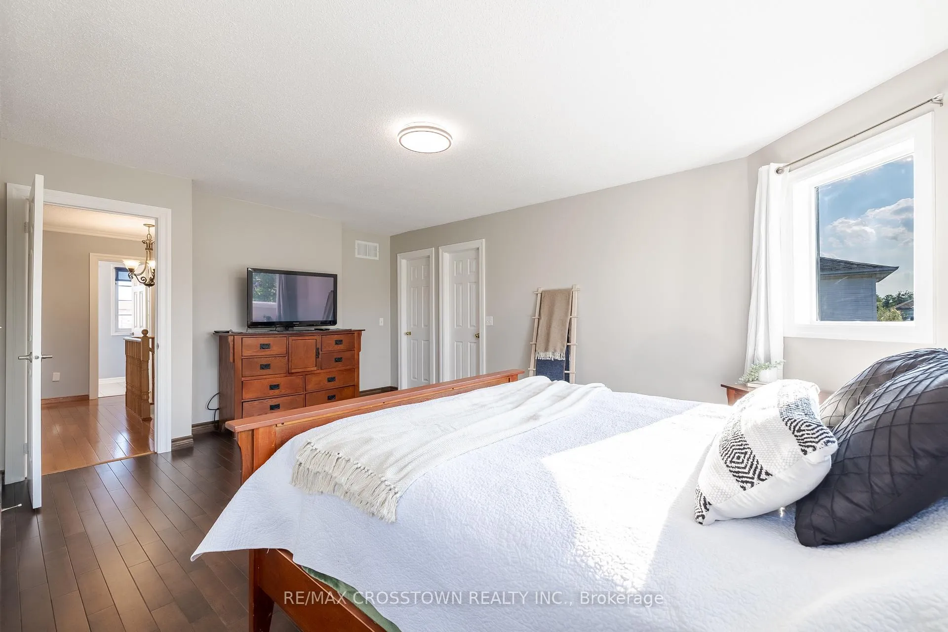Photo 22 of 10 Wice Road, Barrie, Holly — HOMEH