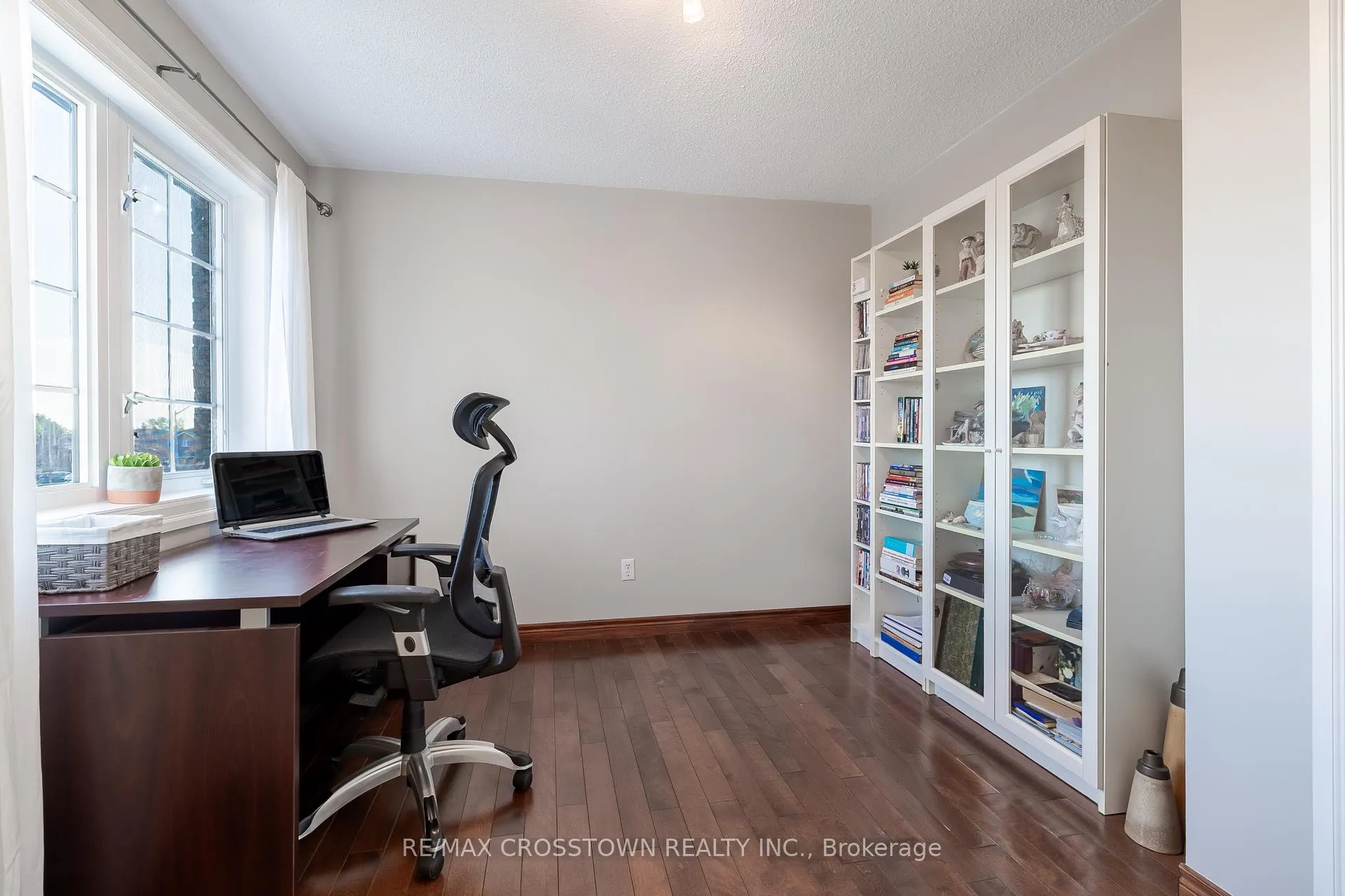 Photo 29 of 10 Wice Road, Barrie, Holly — HOMEH