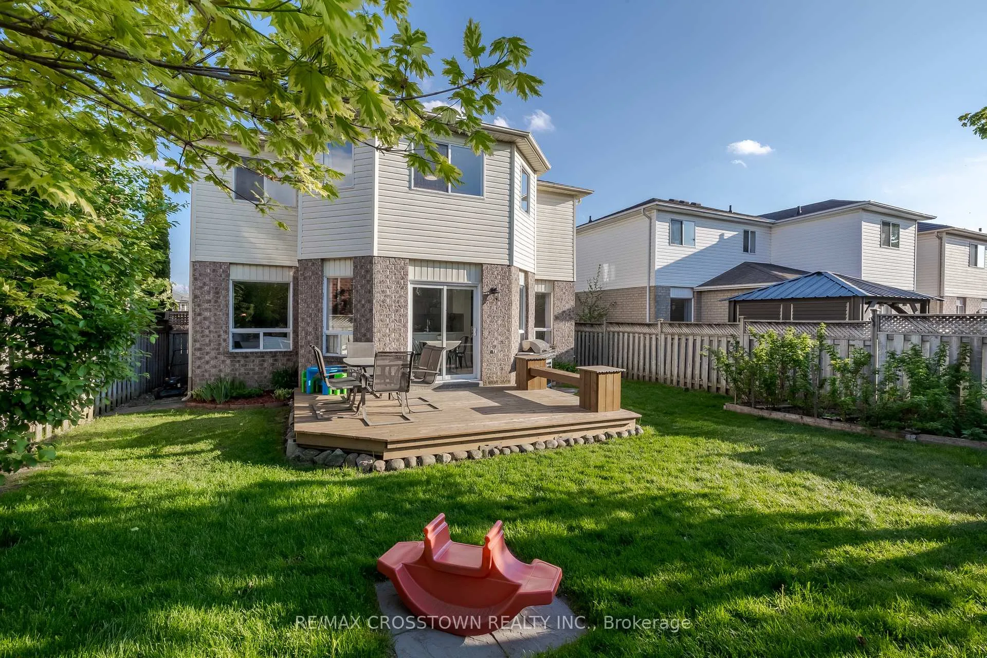 Photo 35 of 10 Wice Road, Barrie, Holly — HOMEH