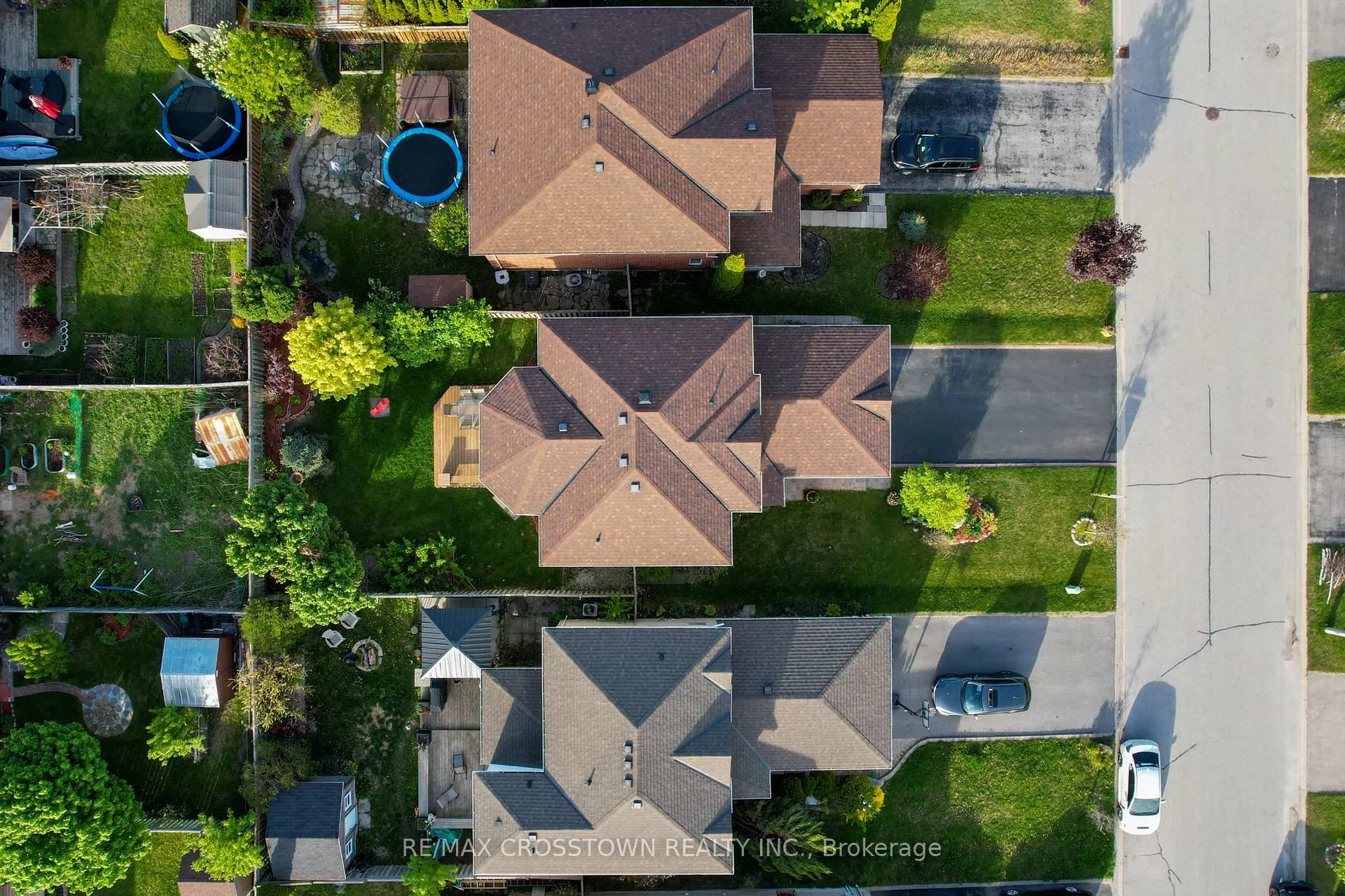 Photo 37 of 10 Wice Road, Barrie, Holly — HOMEH