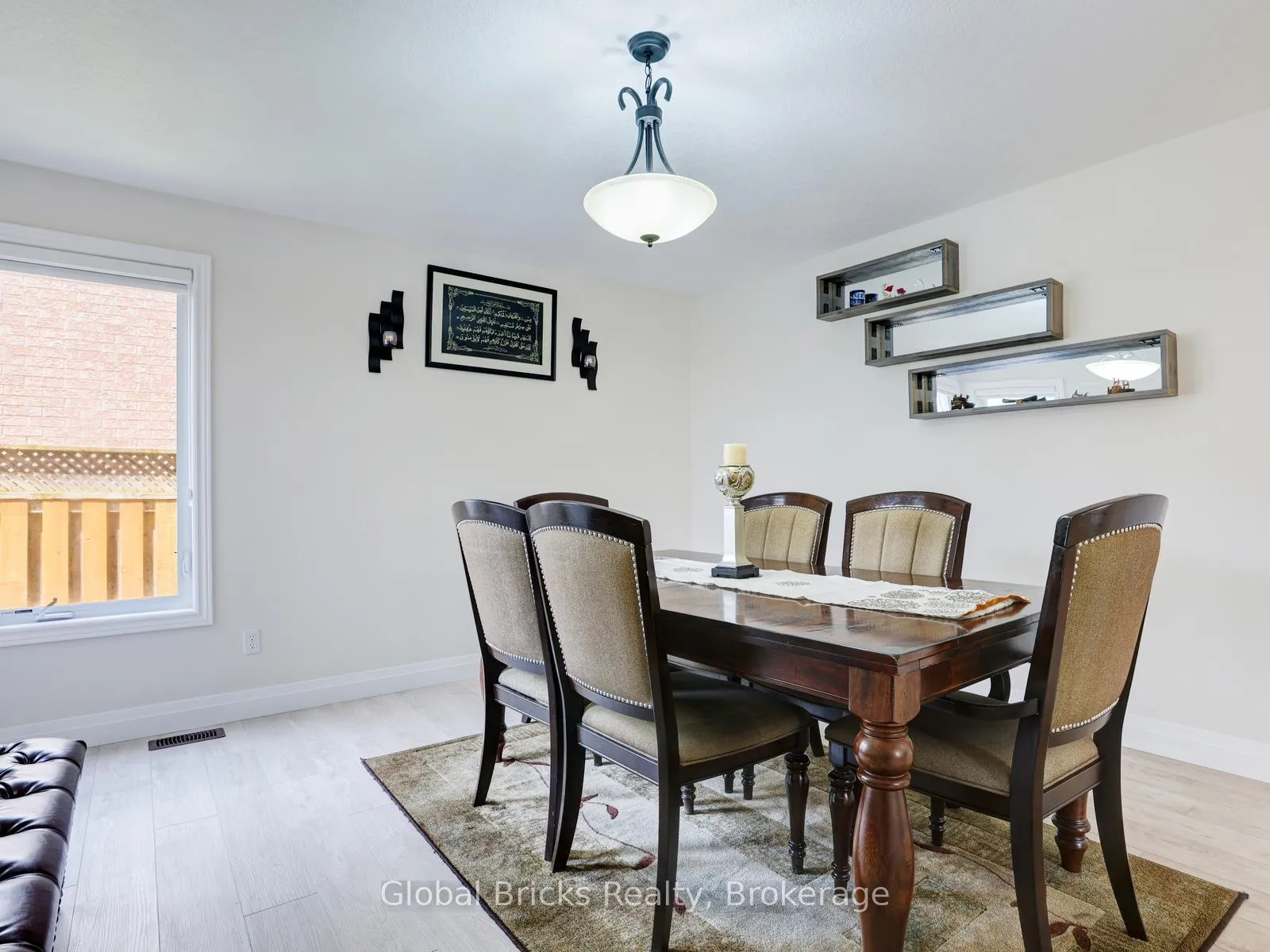 Photo 10 of 11 Pebblecreek Drive S, Kitchener — HOMEH