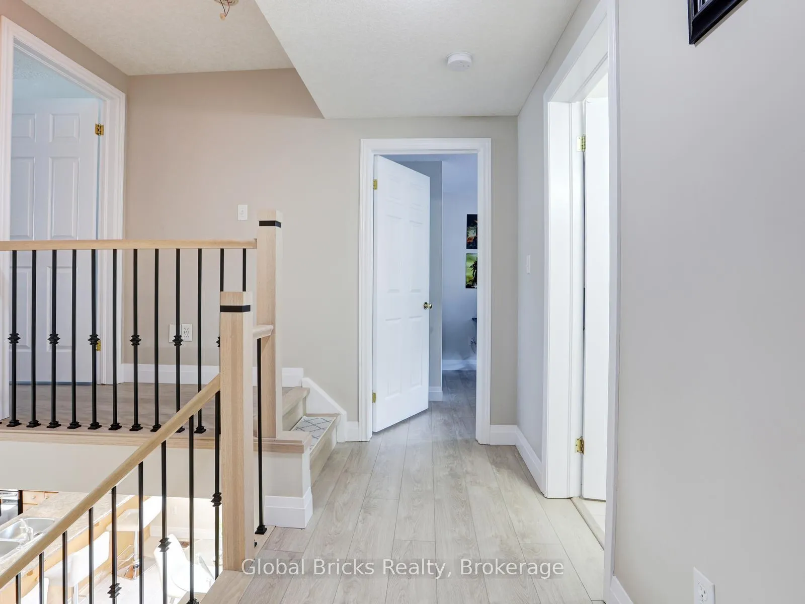 Photo 19 of 11 Pebblecreek Drive S, Kitchener — HOMEH