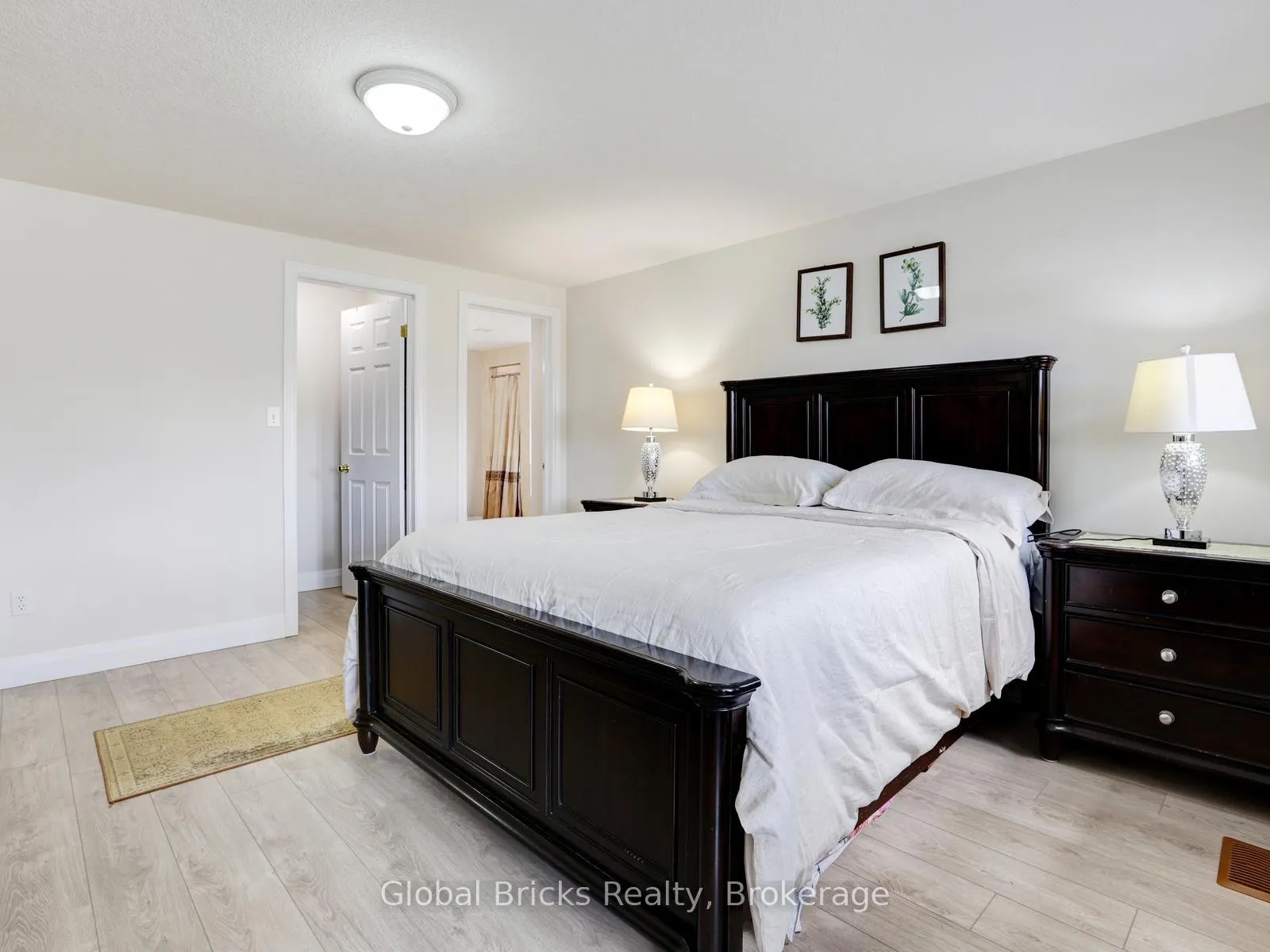Photo 21 of 11 Pebblecreek Drive S, Kitchener — HOMEH