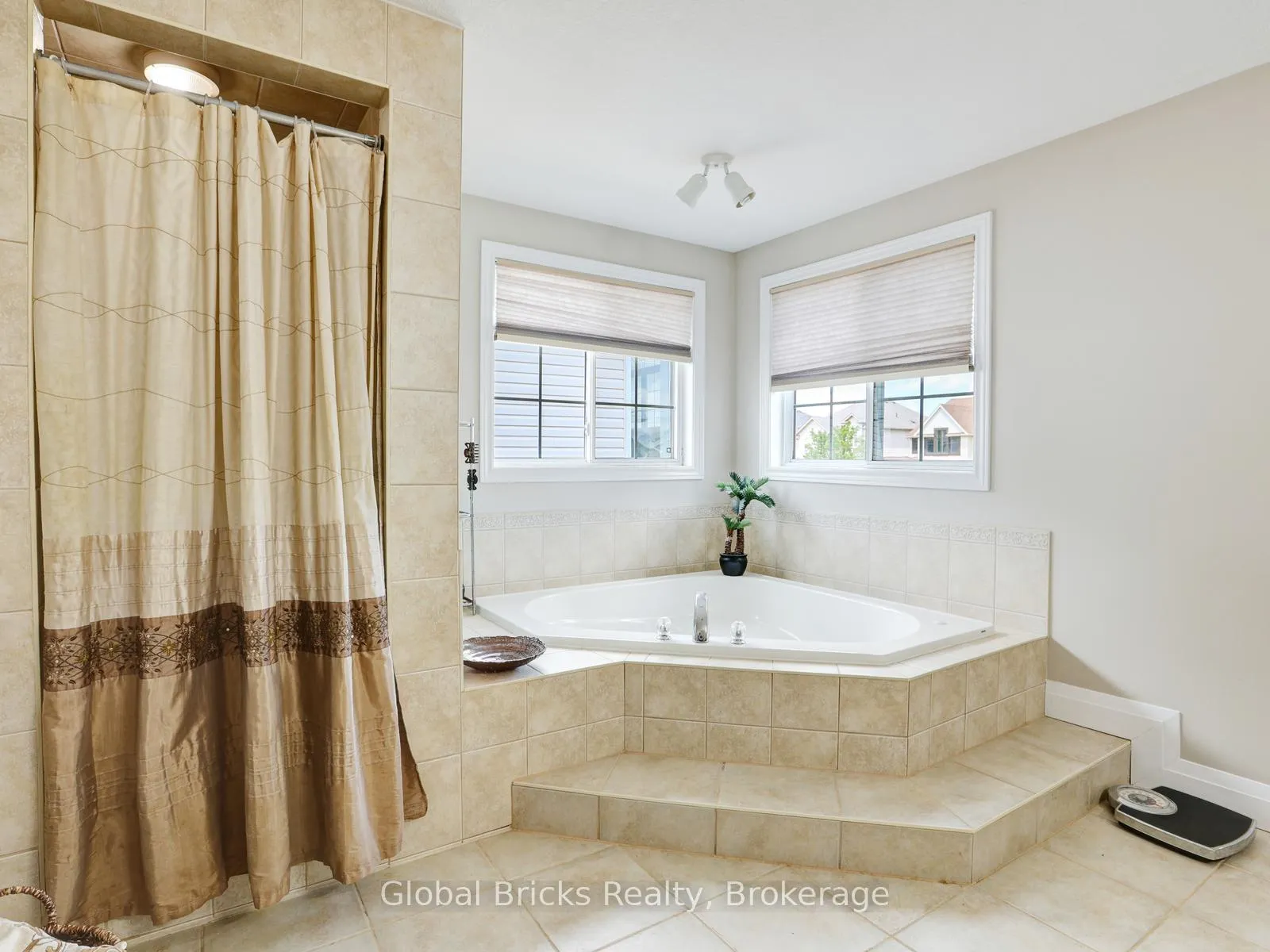 Photo 22 of 11 Pebblecreek Drive S, Kitchener — HOMEH