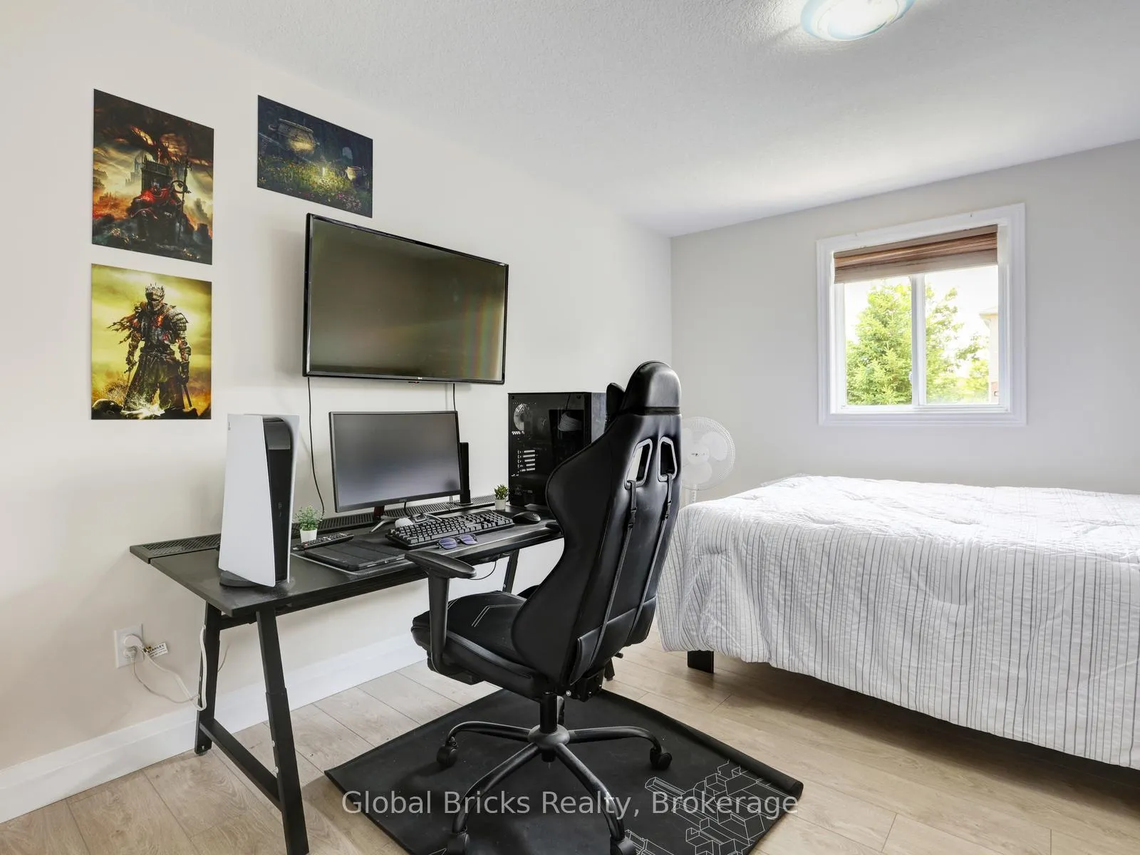 Photo 25 of 11 Pebblecreek Drive S, Kitchener — HOMEH
