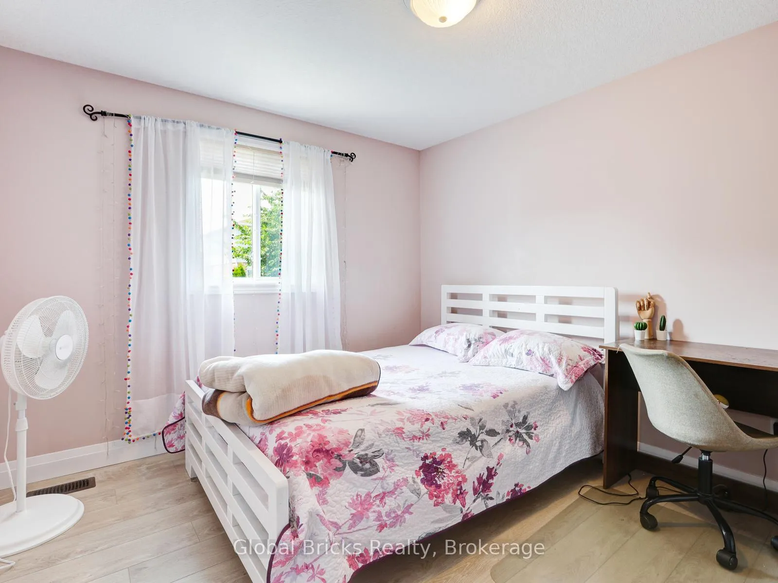 Photo 27 of 11 Pebblecreek Drive S, Kitchener — HOMEH
