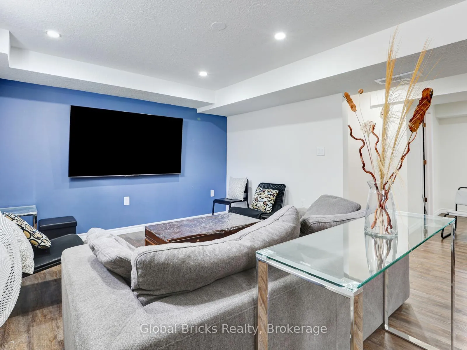 Photo 28 of 11 Pebblecreek Drive S, Kitchener — HOMEH
