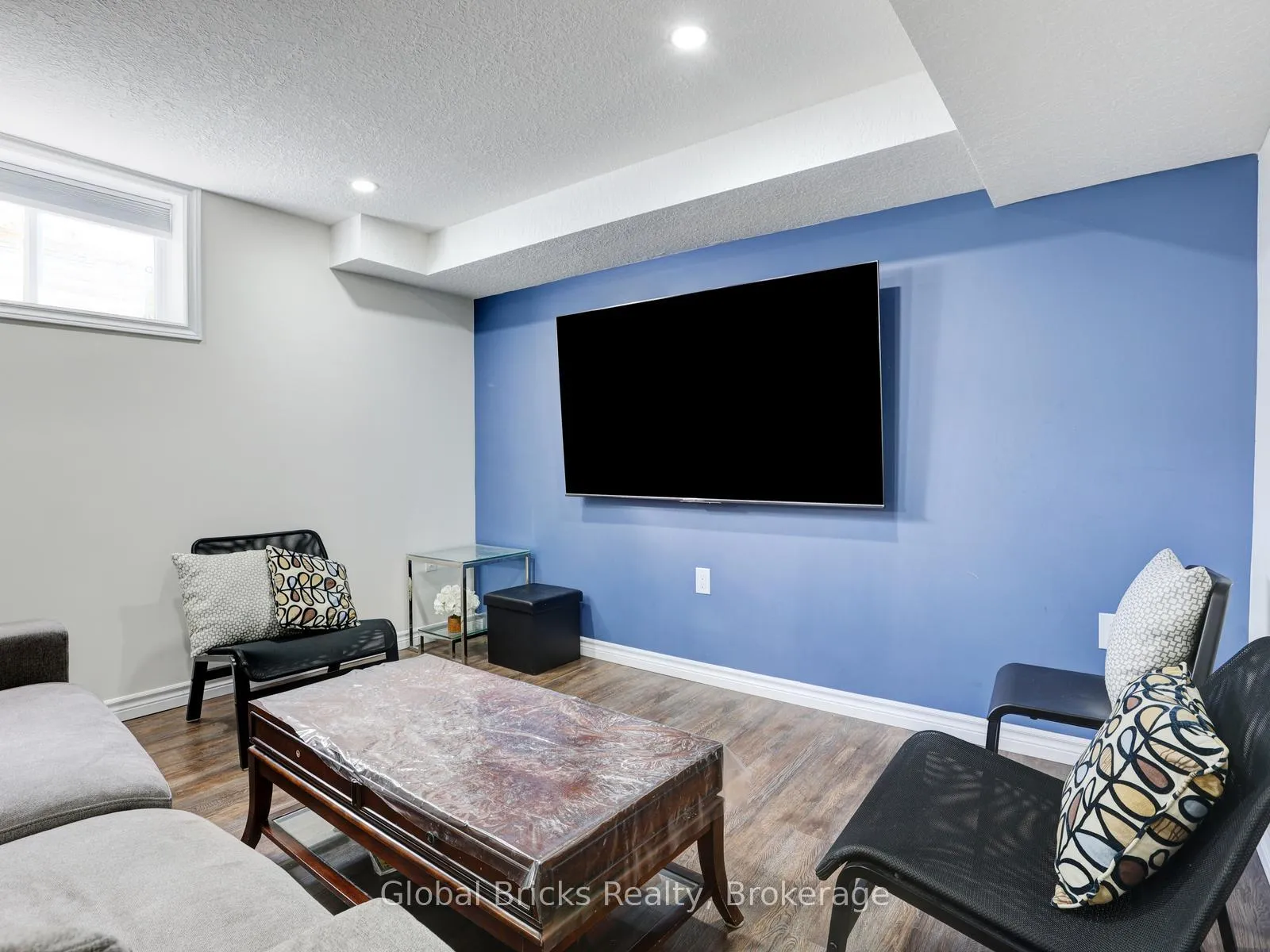 Photo 29 of 11 Pebblecreek Drive S, Kitchener — HOMEH