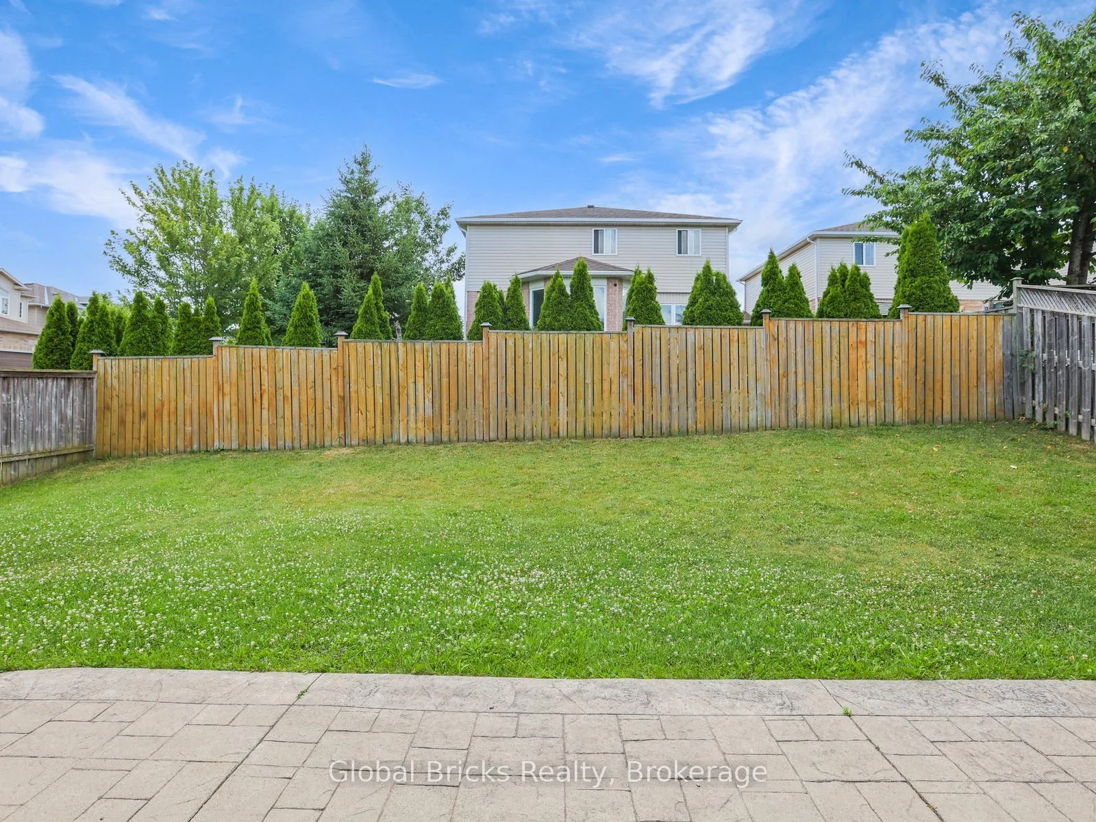 Photo 35 of 11 Pebblecreek Drive S, Kitchener — HOMEH