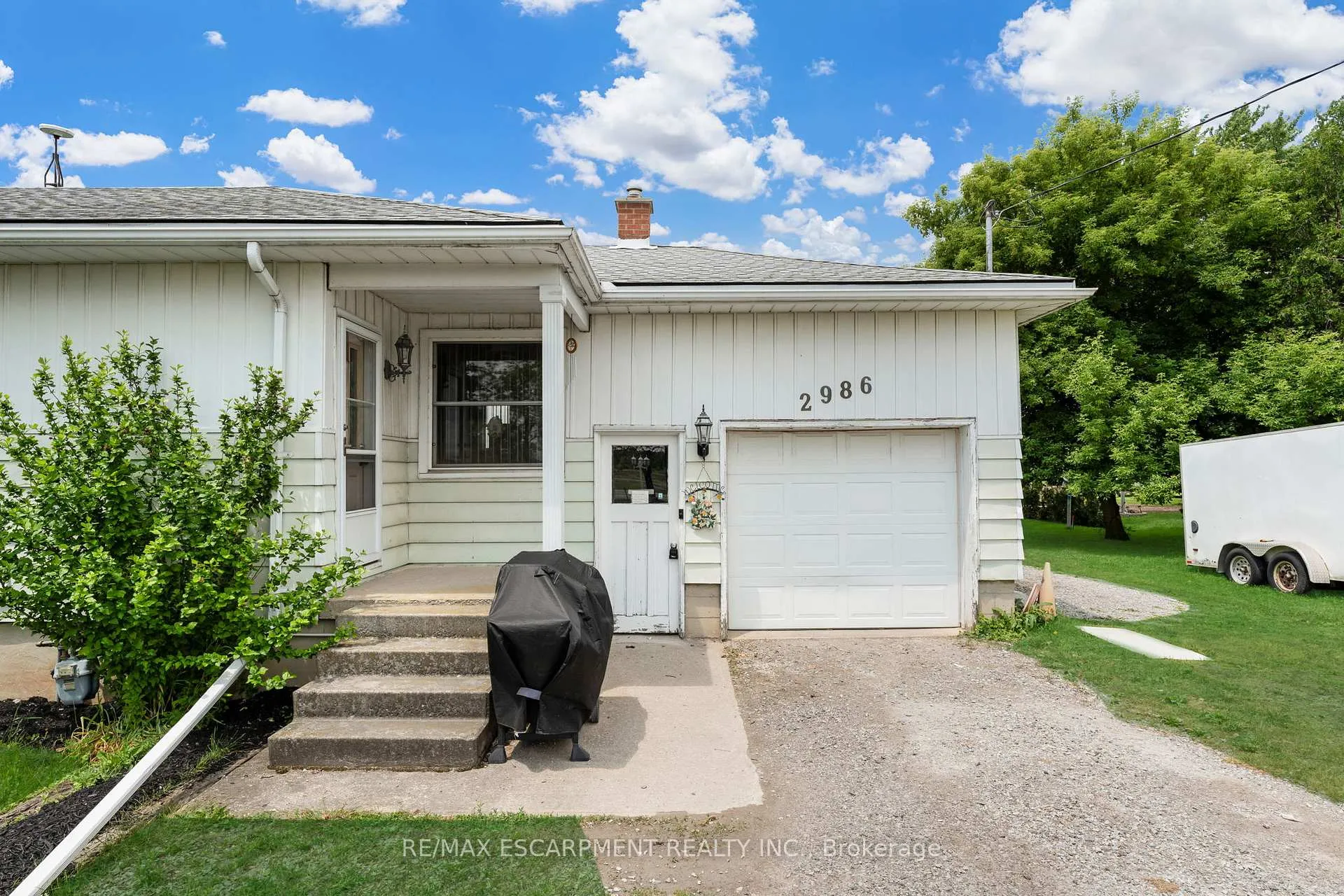 Photo 6 of 2986 Grimsby Road, Grimsby, Grimsby Escarpment — HOMEH