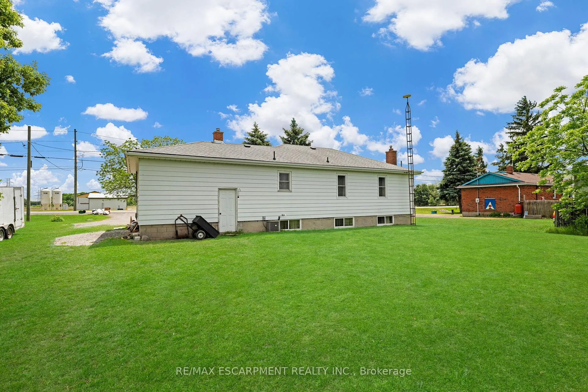Photo 36 of 2986 Grimsby Road, Grimsby, Grimsby Escarpment — HOMEH