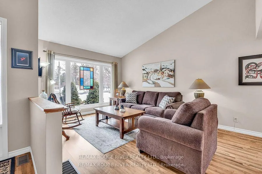 Photo 5 of 450 King Street E, Cobourg — HOMEH