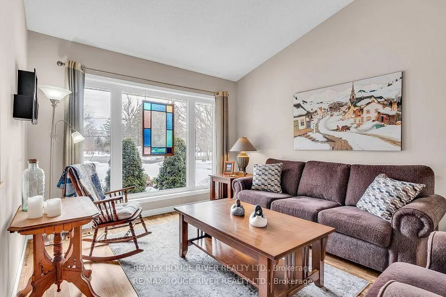 Photo 6 of 450 King Street E, Cobourg — HOMEH