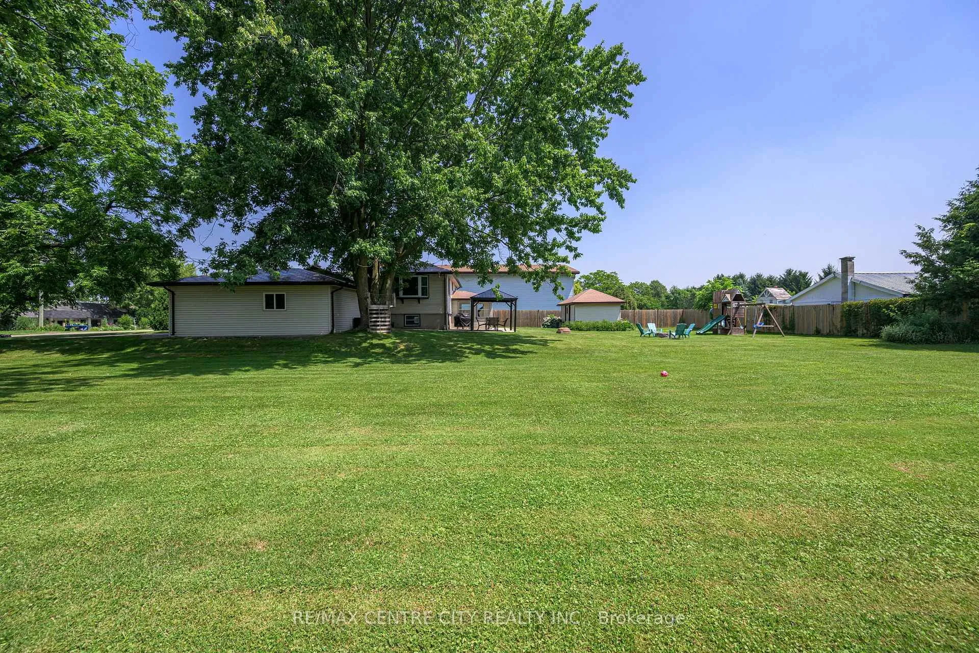 Photo 6 of 2441 Hamilton Road, Thames Centre, Nilestown — HOMEH