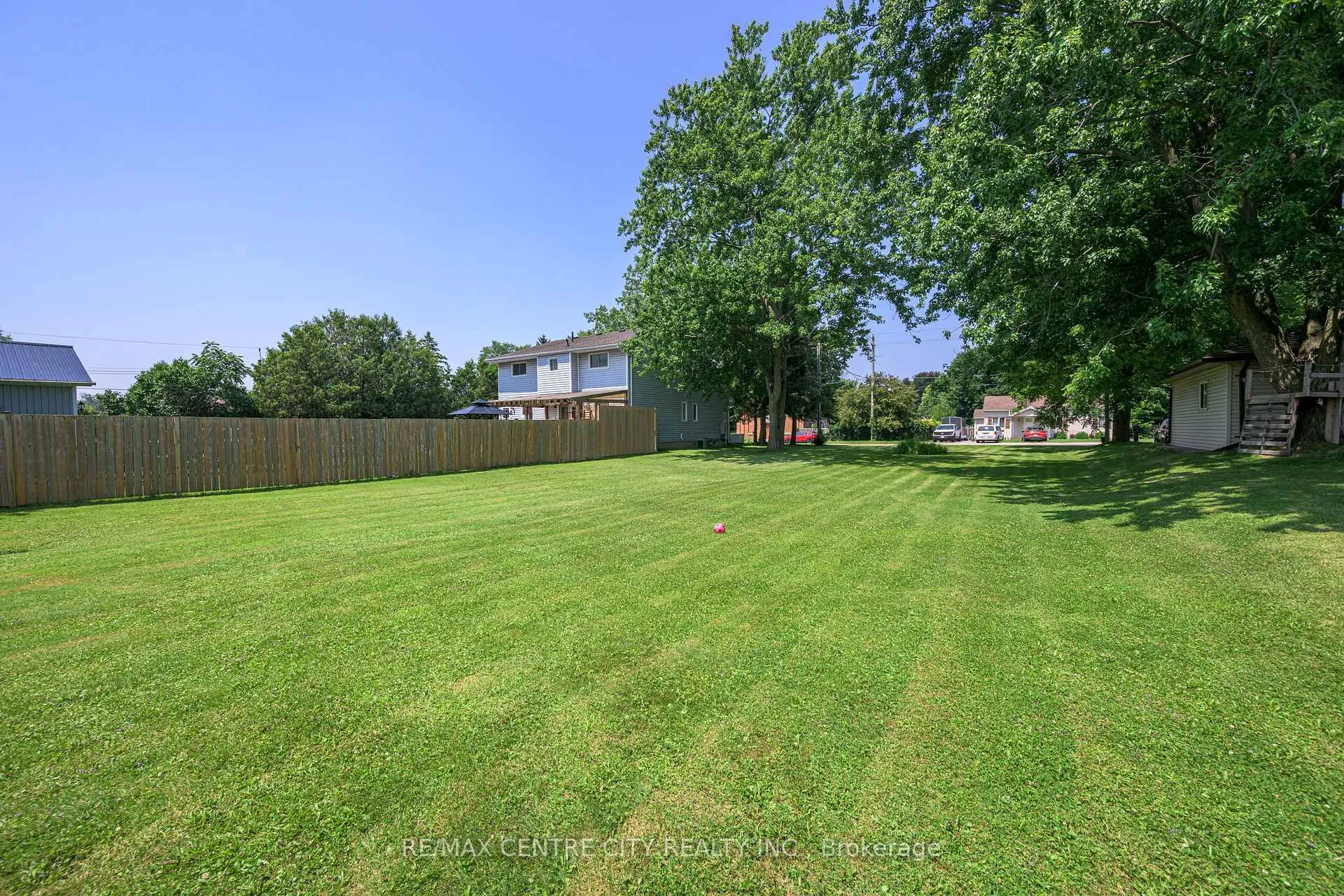 Photo 8 of 2441 Hamilton Road, Thames Centre, Nilestown — HOMEH
