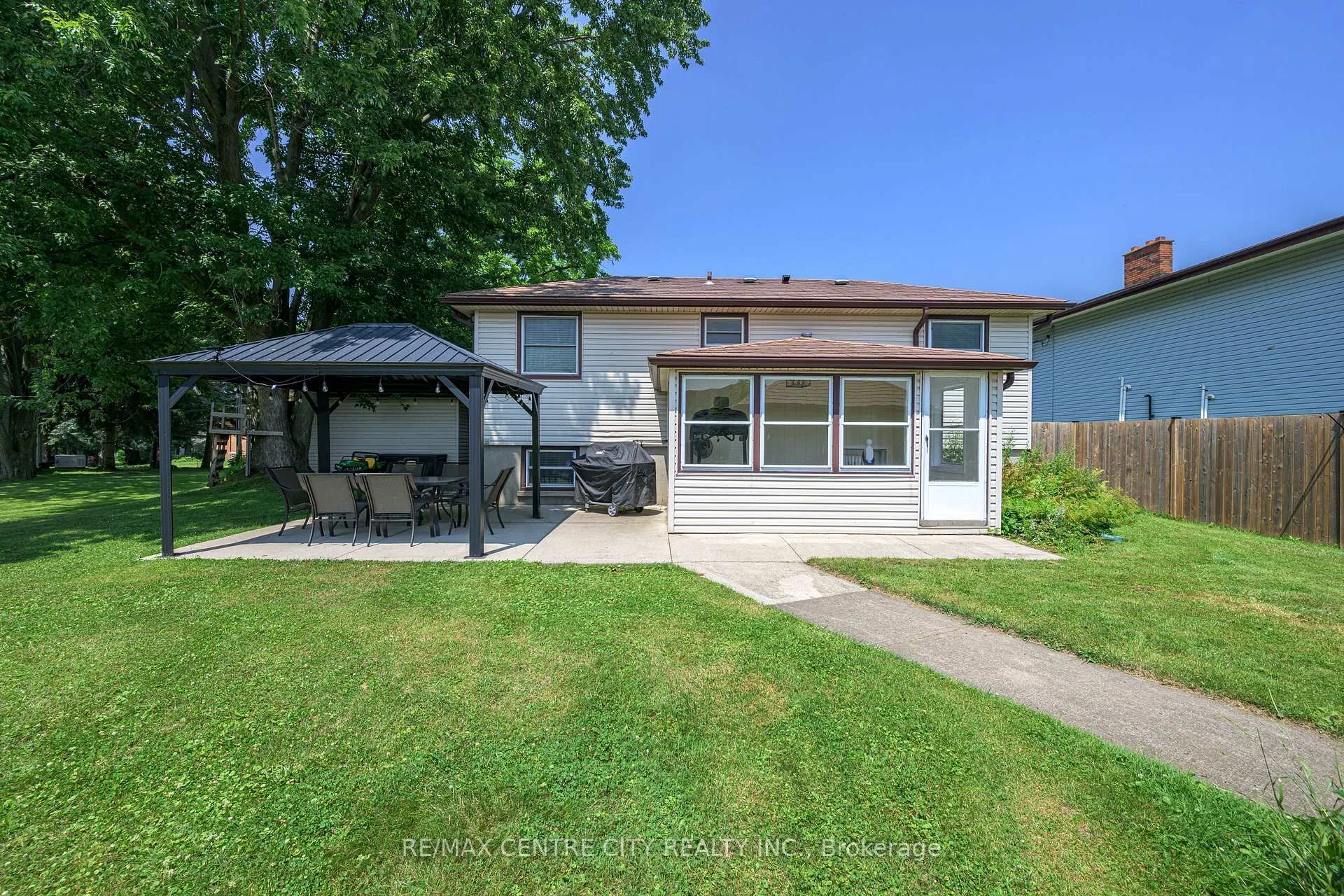 Photo 15 of 2441 Hamilton Road, Thames Centre, Nilestown — HOMEH