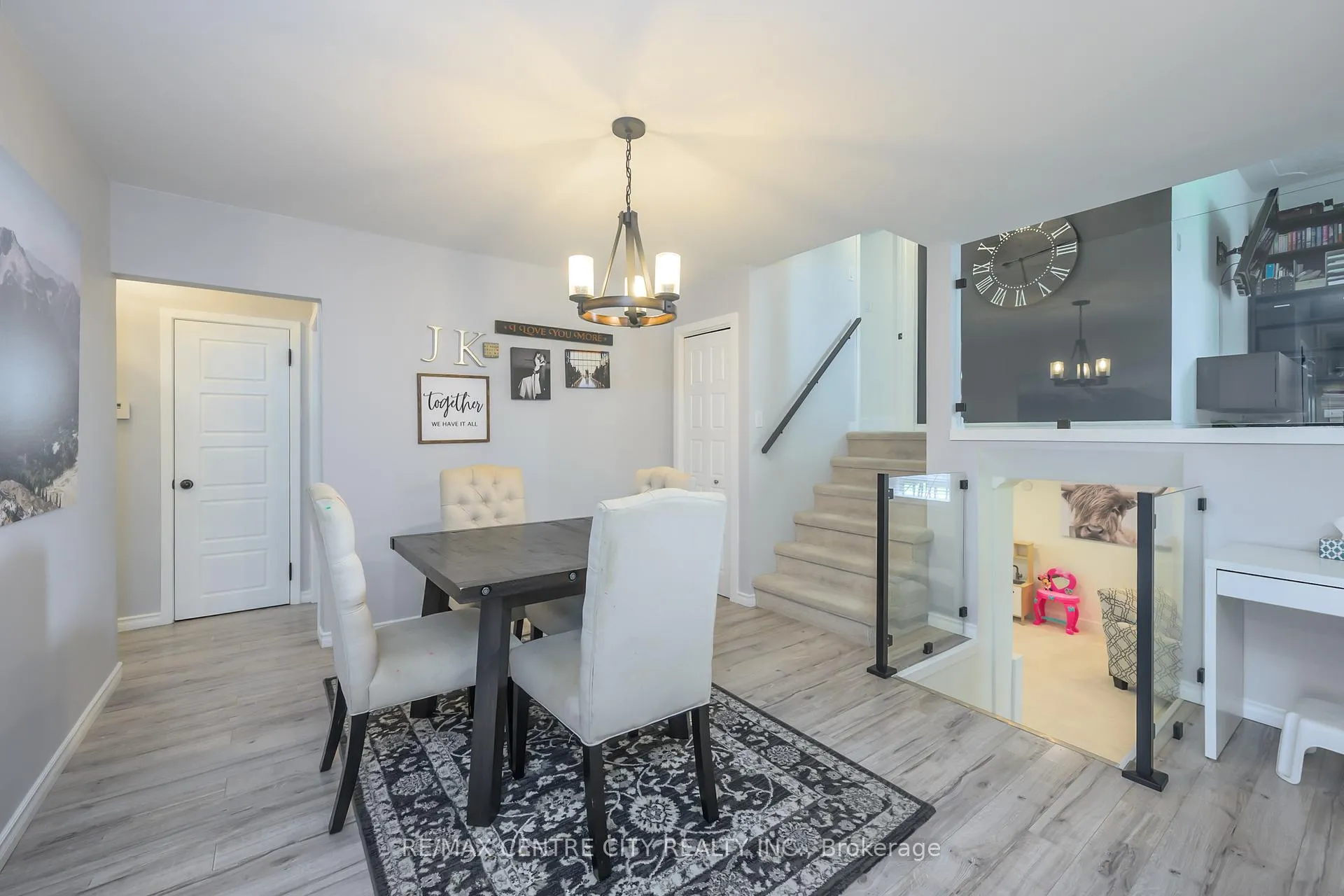 Photo 18 of 2441 Hamilton Road, Thames Centre, Nilestown — HOMEH