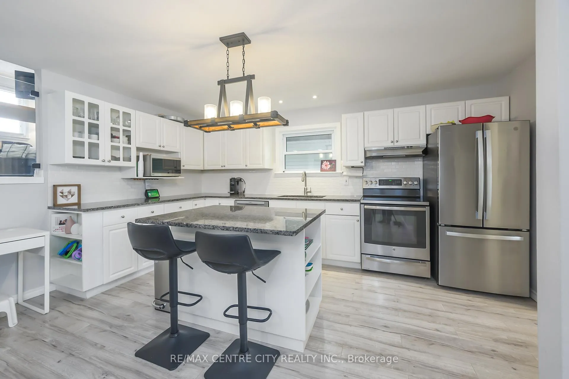 Photo 20 of 2441 Hamilton Road, Thames Centre, Nilestown — HOMEH