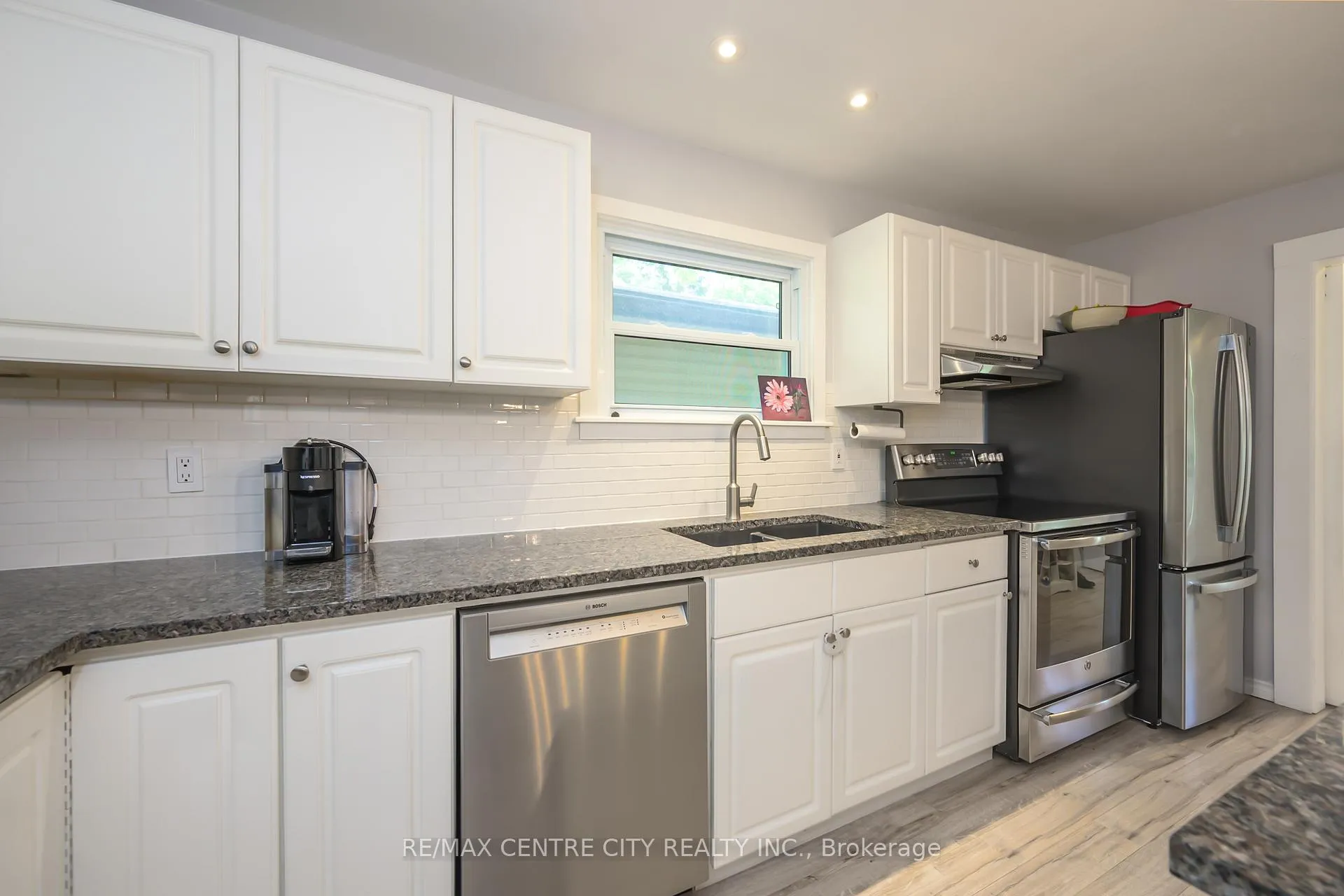 Photo 22 of 2441 Hamilton Road, Thames Centre, Nilestown — HOMEH