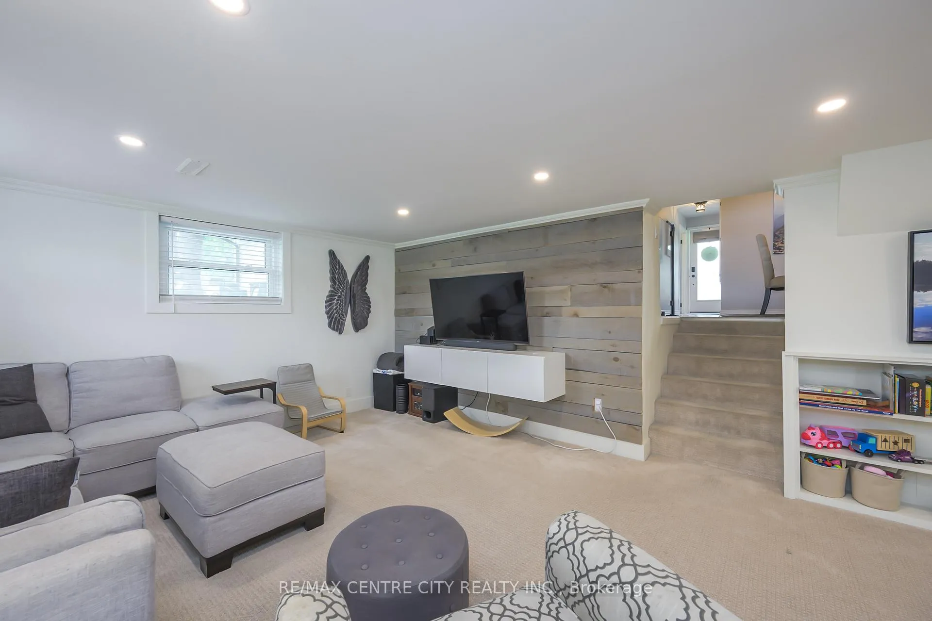 Photo 44 of 2441 Hamilton Road, Thames Centre, Nilestown — HOMEH