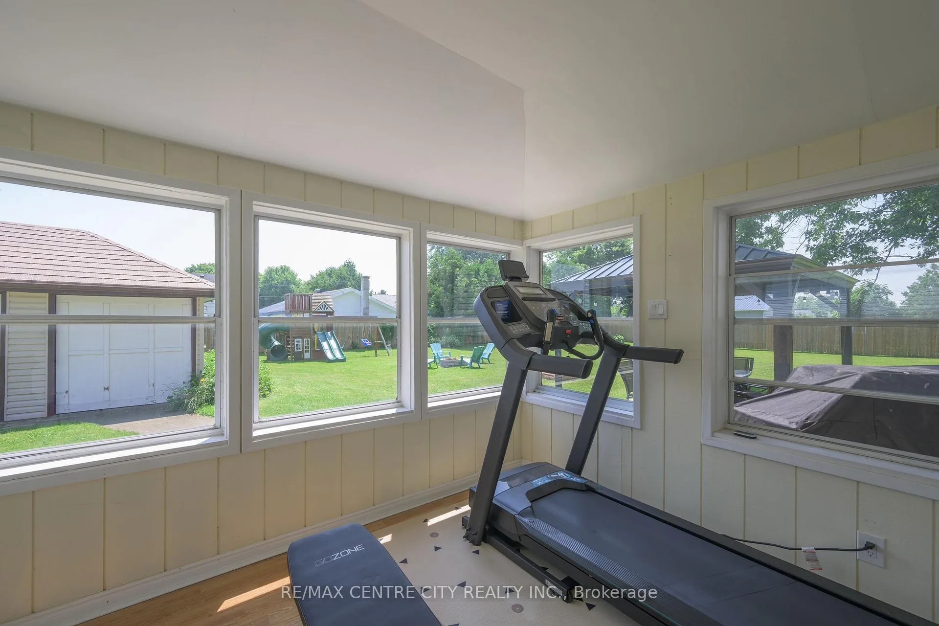 Photo 46 of 2441 Hamilton Road, Thames Centre, Nilestown — HOMEH