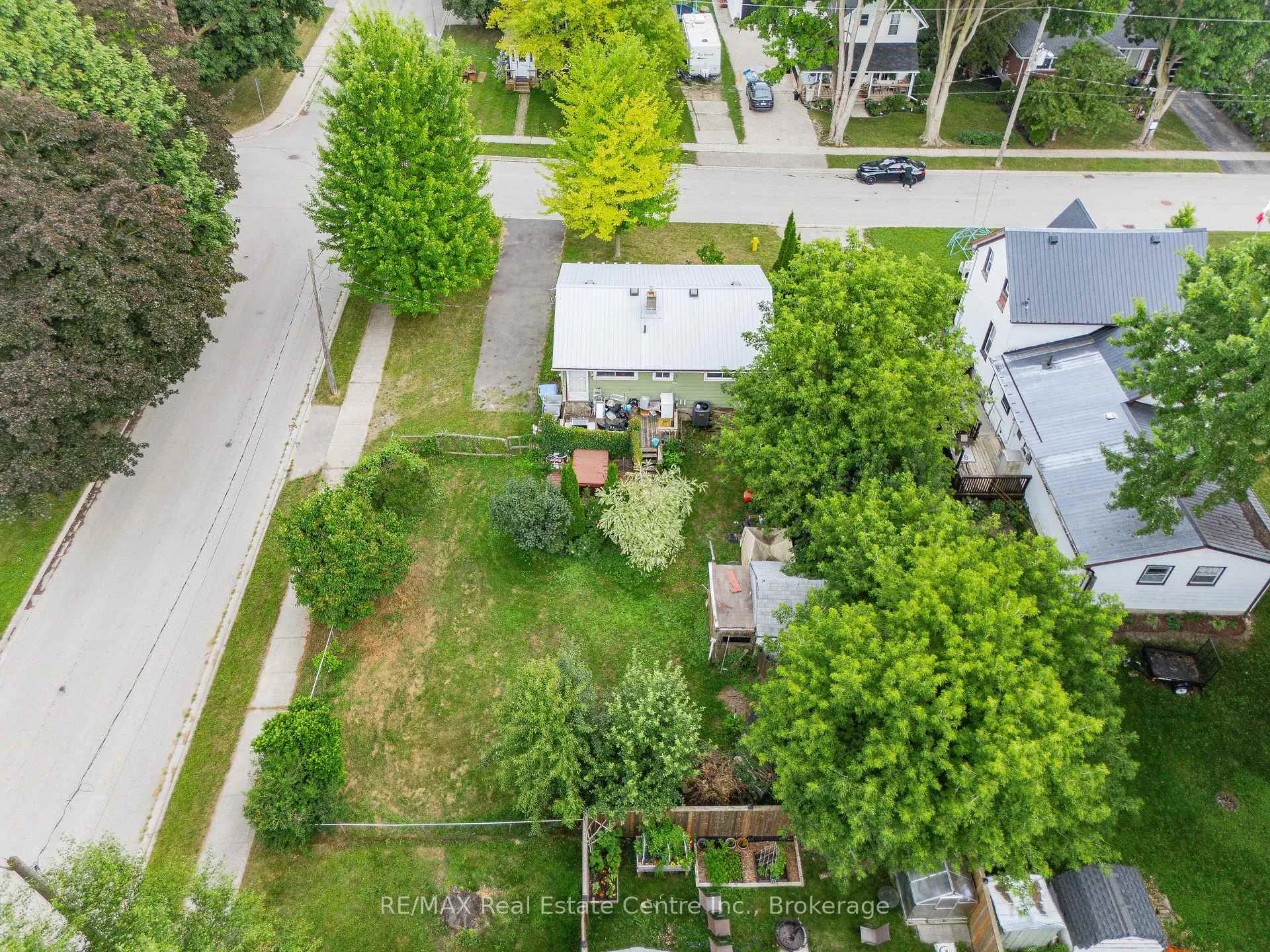 Photo 3 of 585 Richmond Avenue N, North Perth, Listowel — HOMEH