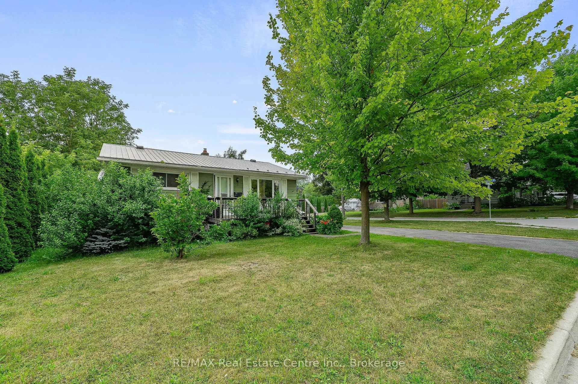 Photo 4 of 585 Richmond Avenue N, North Perth, Listowel — HOMEH