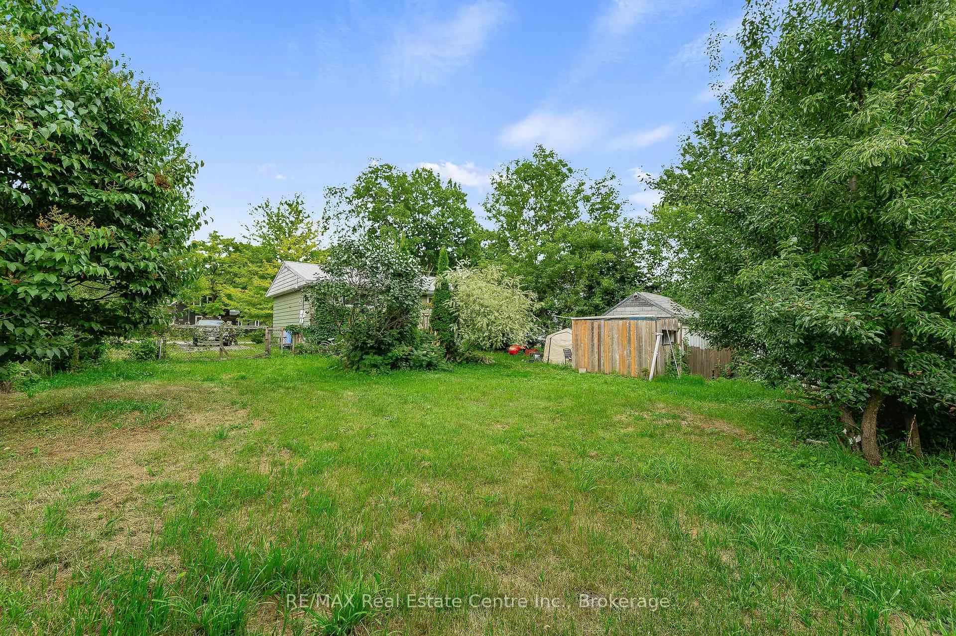 Photo 15 of 585 Richmond Avenue N, North Perth, Listowel — HOMEH