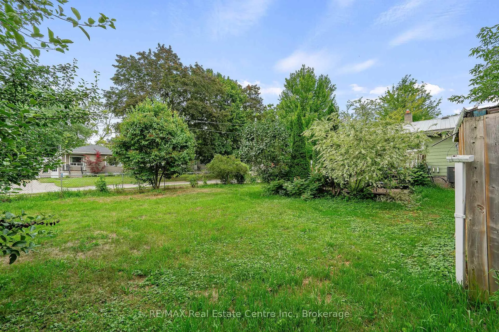 Photo 17 of 585 Richmond Avenue N, North Perth, Listowel — HOMEH