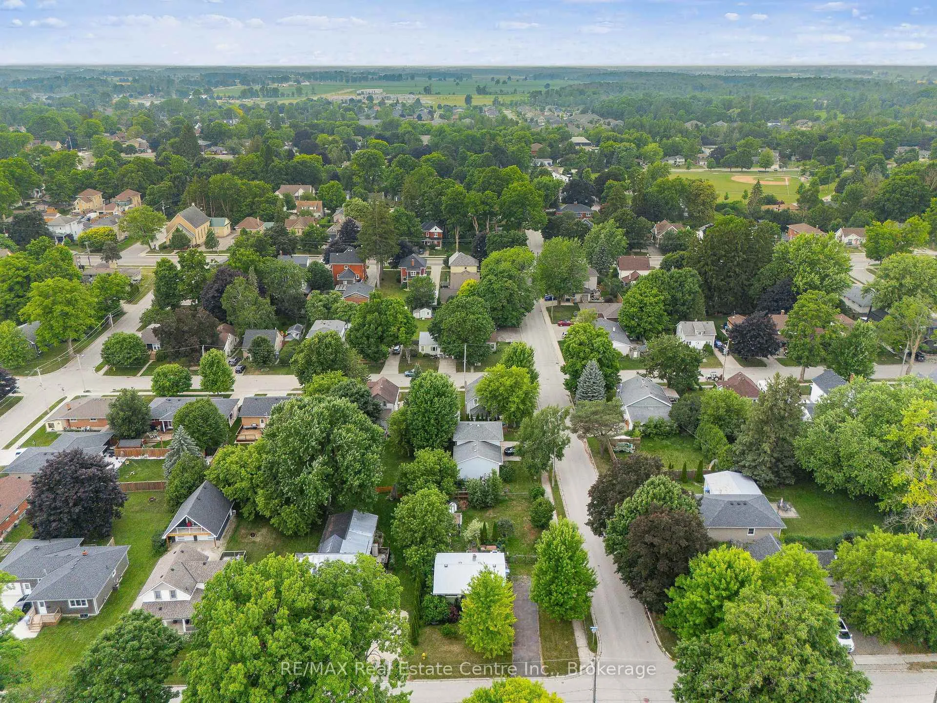 Photo 19 of 585 Richmond Avenue N, North Perth, Listowel — HOMEH