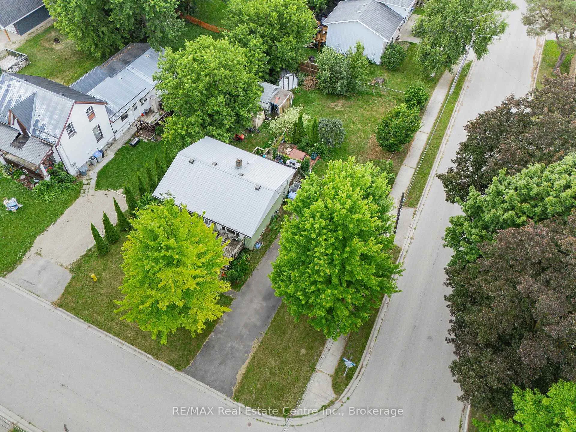 Photo 20 of 585 Richmond Avenue N, North Perth, Listowel — HOMEH