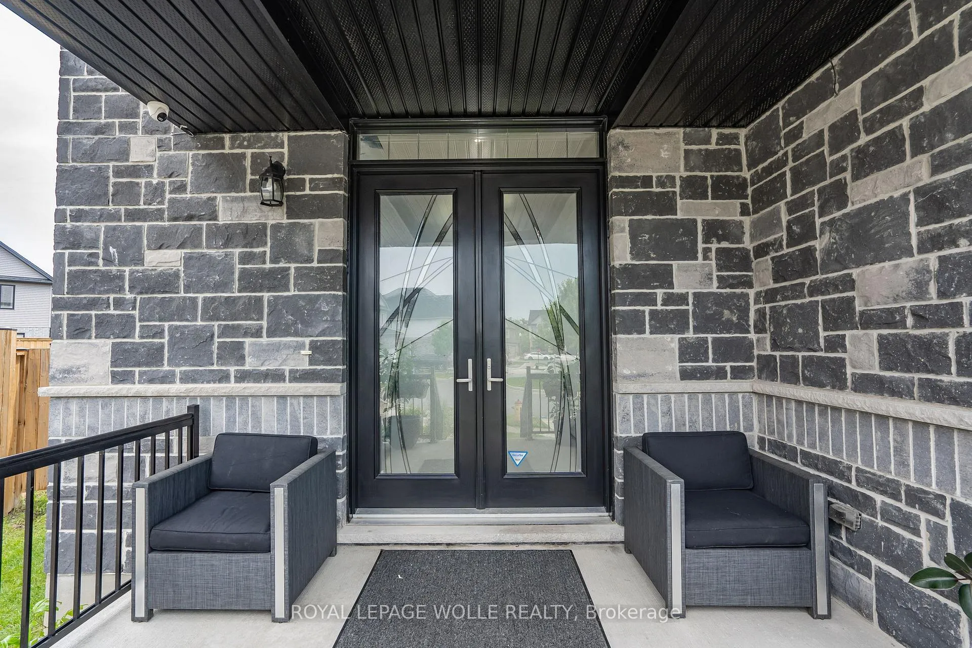 Photo 4 of 920 River Ridge Court, Kitchener — HOMEH