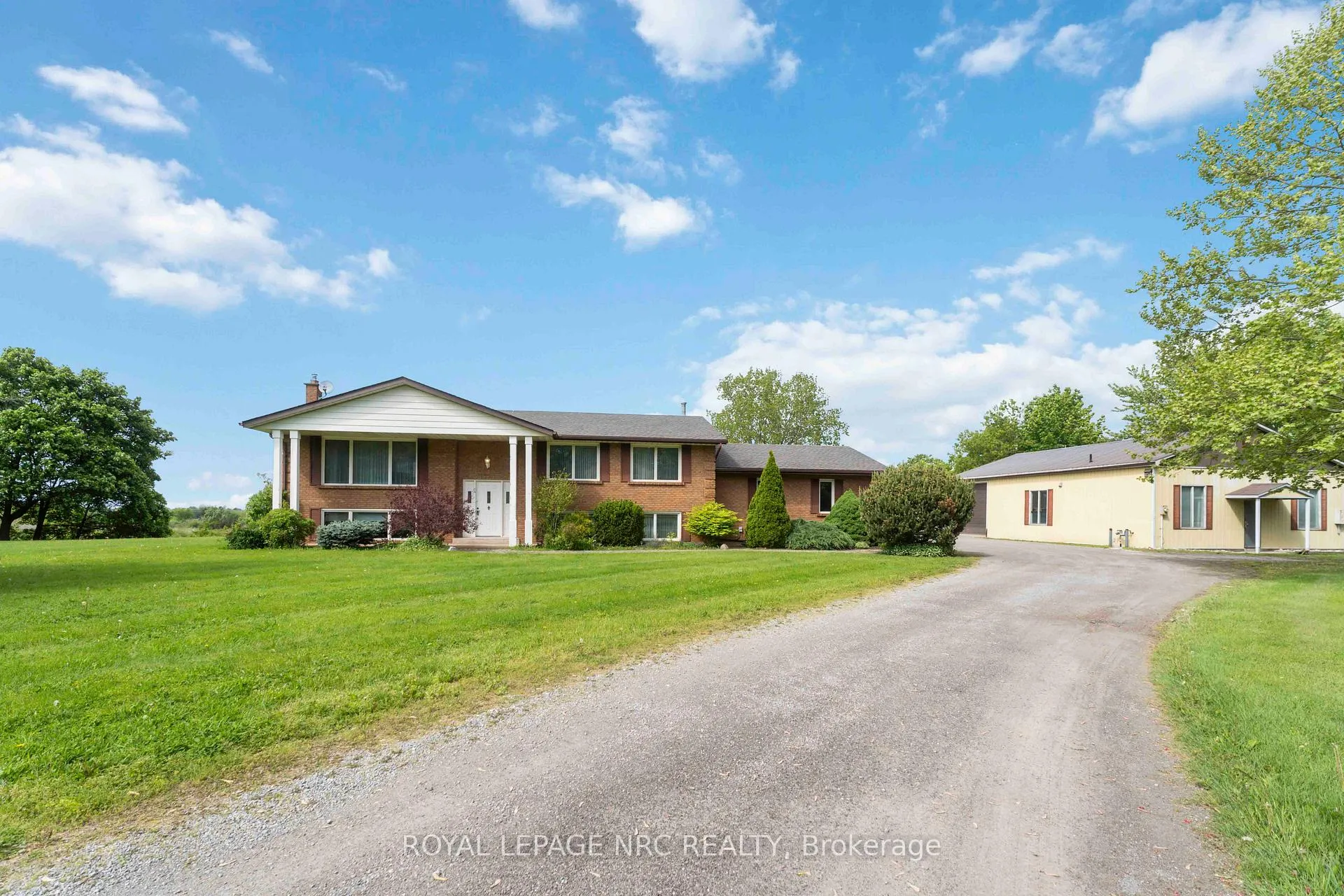 Photo 1 of 5329 King Street, Lincoln, Beamsville — HOMEH