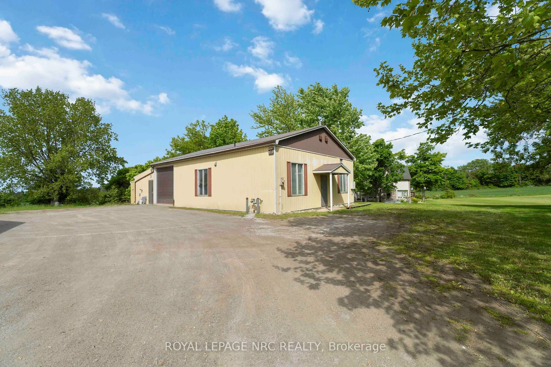 Photo 2 of 5329 King Street, Lincoln, Beamsville — HOMEH