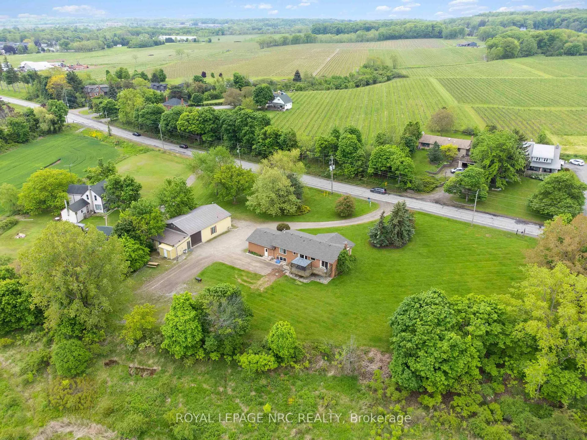 Photo 9 of 5329 King Street, Lincoln, Beamsville — HOMEH