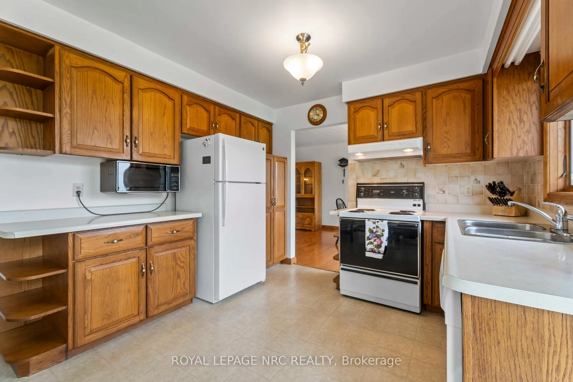 Photo 13 of 5329 King Street, Lincoln, Beamsville — HOMEH
