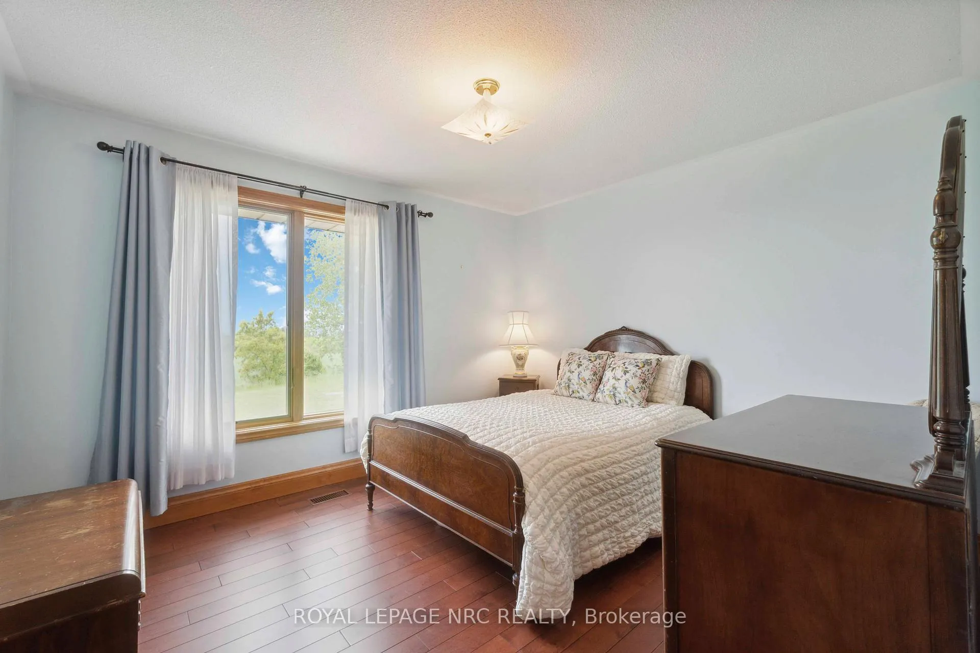 Photo 16 of 5329 King Street, Lincoln, Beamsville — HOMEH