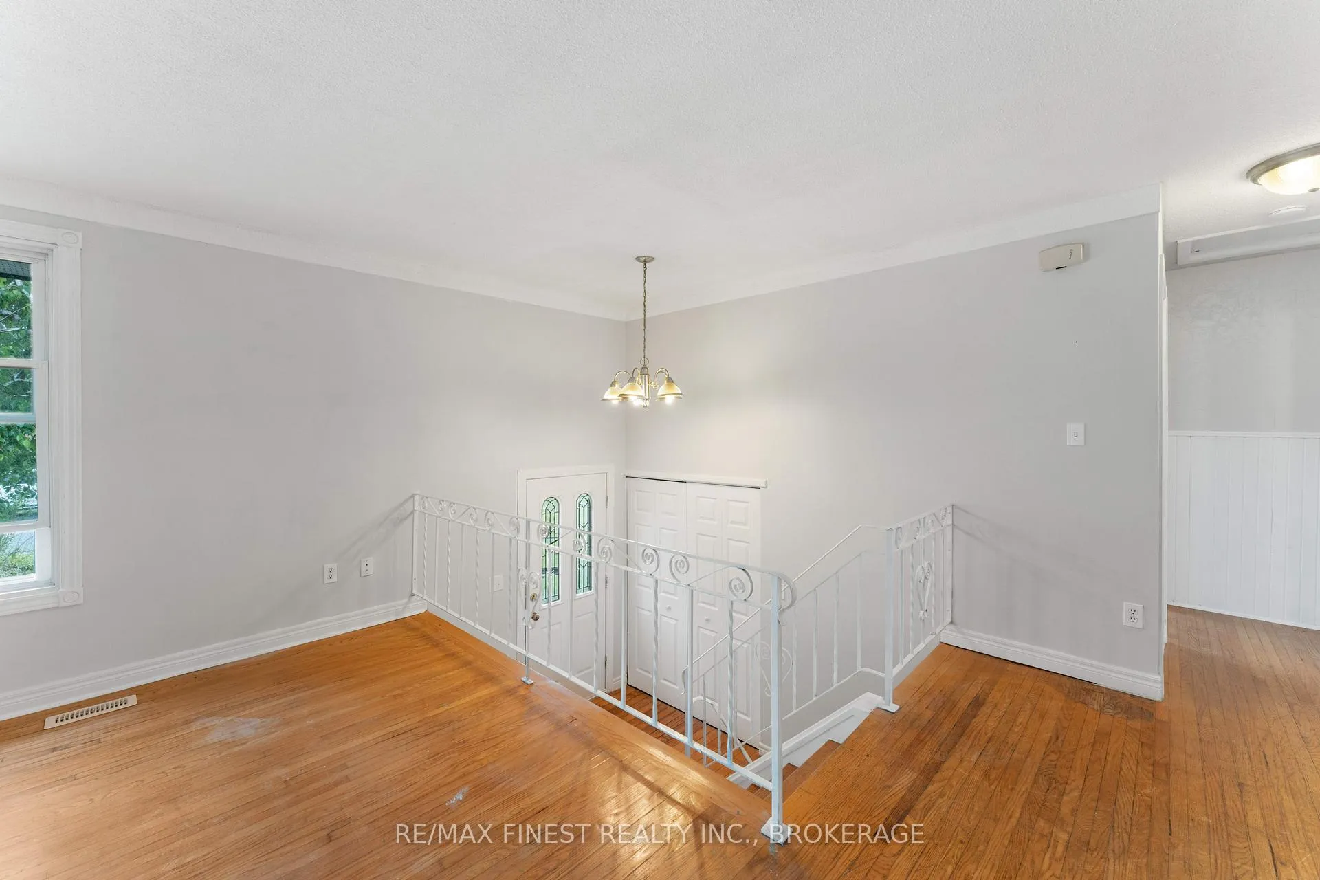 Photo 4 of 336 Meadowcrest Road, Kingston, City Southwest — HOMEH
