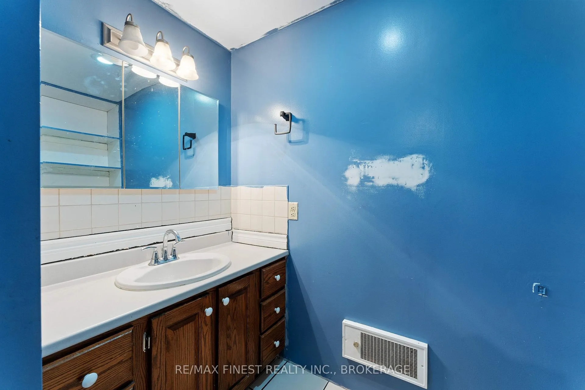 Photo 32 of 336 Meadowcrest Road, Kingston, City Southwest — HOMEH