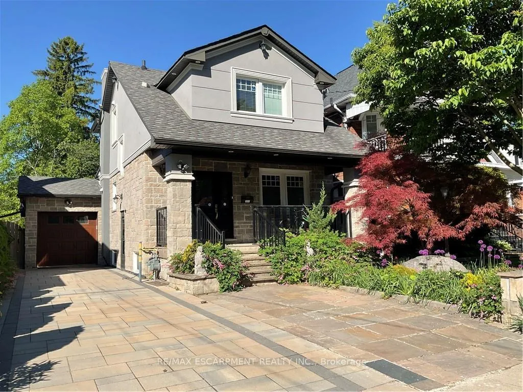 Front of 71 Paisley Avenue N